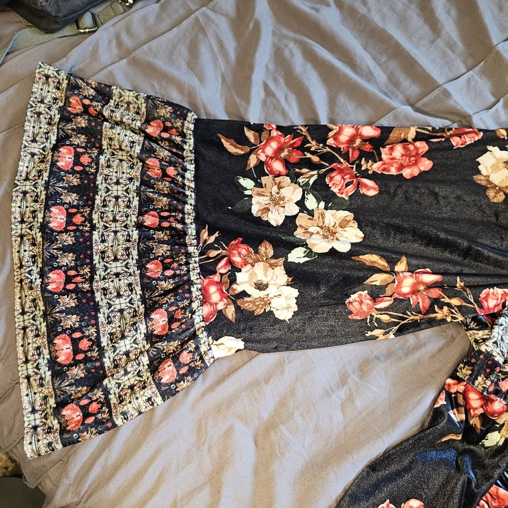 Venus Velvet Floral Print Top - Picture 5 of 6